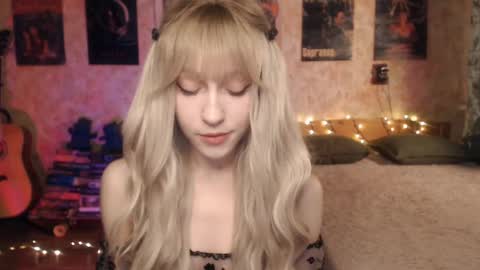 ellie_friendly online show from January 26, 12:16 am