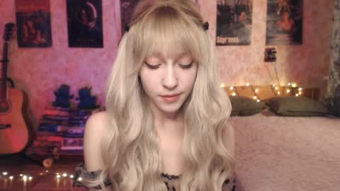 ellie_friendly online show from January 17, 12:53 am