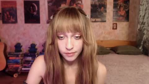 ellie_friendly online show from July 2, 12:52 am