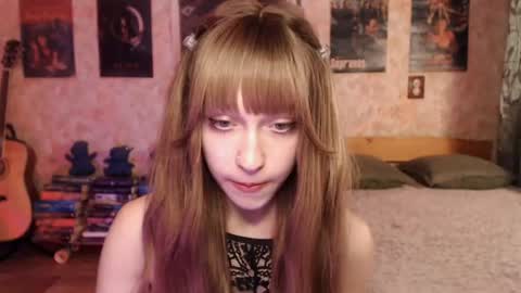 ellie_friendly online show from July 14, 12:25 am