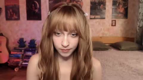 ellie_friendly online show from July 16, 12:36 am
