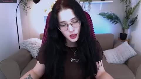 Snapshot of ellie_magic chatting on March 4, 1:17 pm ellie_magic online show from March 4, 1:17 pm