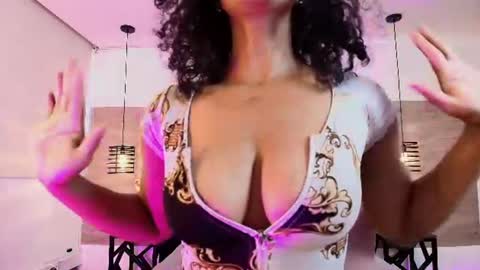 elliee_alves online show from August 4, 4:25 pm
