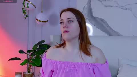elliegarson__ online show from June 15, 5:05 pm