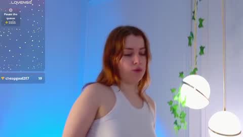 elliegarson__ online show from June 30, 6:17 pm