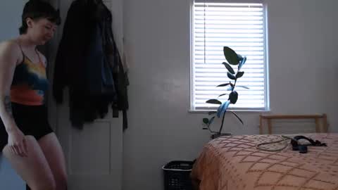 Ellie Rowyn online show from March 12, 8:01 pm