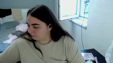 Ellie online show from August 2, 5:53 am