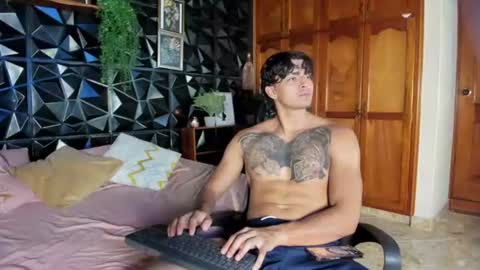 Elloit Colton online show from July 23, 7:00 pm