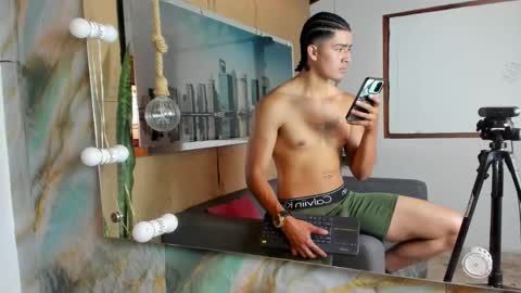 Elloit Colton online show from November 17, 7:27 pm