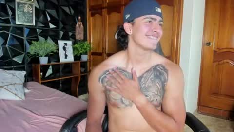Elloit Colton online show from June 19, 8:48 pm