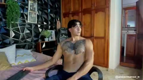 Elloit Colton online show from July 24, 8:50 pm