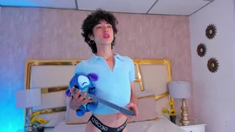 elliotvolkov online show from January 7, 3:50 pm