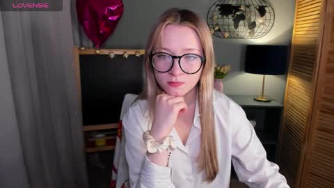 elliup online show from October 10, 8:42 am