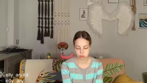 elly_ary online show from January 7, 9:20 pm