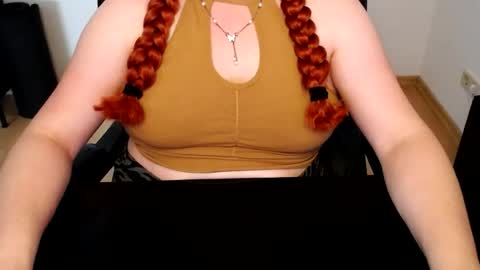 Elly online show from June 18, 11:04 am