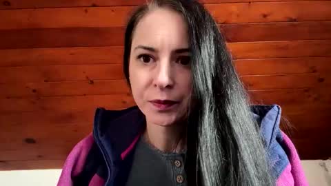 ellyadavis online show from February 3, 9:24 am