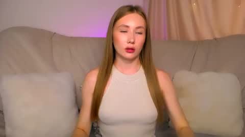  Elly  online show from July 15, 3:01 am