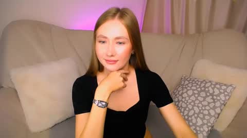  Elly  online show from June 23, 3:36 am