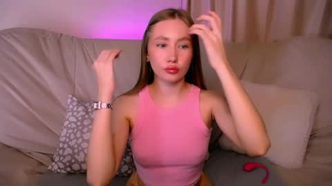  Elly  online show from May 2, 3:01 am