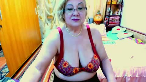 ellyhot53 online show from June 27, 10:16 pm
