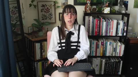 Elly Naomi online show from January 18, 3:54 pm