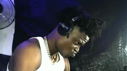 Snapshot of elniga21 chatting on January 11, 10:18 pm EL NIIGGGAA 21 EL NIGGA 21 online show from January 11, 10:18 pm