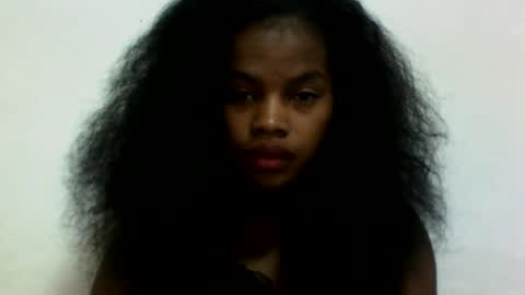 elodie228680 online show from June 13, 5:07 am