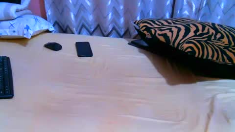 elodielynn online show from June 17, 9:58 am