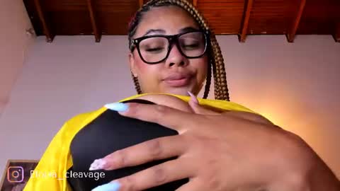Maya online show from July 3, 10:20 am
