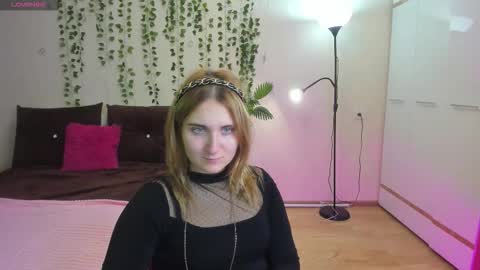 Elsa  online show from November 5, 11:01 am