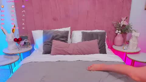 Elsa online show from August 7, 12:14 pm