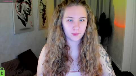 Elsie online show from April 23, 1:13 am
