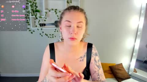 Elsie online show from November 15, 12:45 am