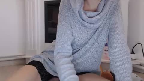 elssa_rush online show from October 25, 9:30 am