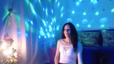 Elisa online show from July 10, 11:31 pm