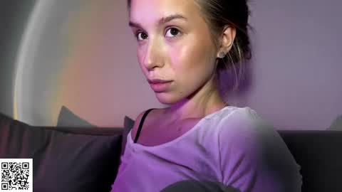 Elysia online show from October 20, 9:53 pm