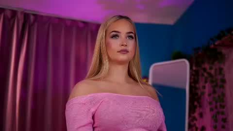 Elyssa online show from June 20, 7:20 pm