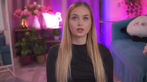 Elyssa online show from February 1, 7:11 pm