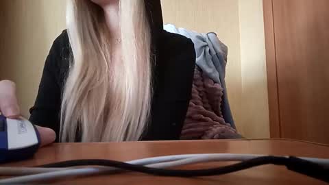 Elza Kom online show from October 24, 7:20 am