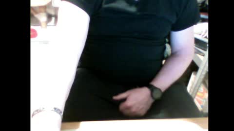 Em online show from April 12, 10:47 pm