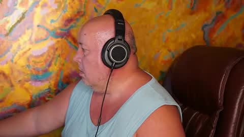 Andy online show from August 8, 10:03 am
