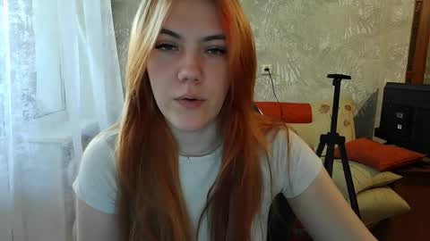 ember__fox online show from May 25, 10:54 am