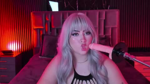 Ember Velvet online show from March 6, 5:06 am