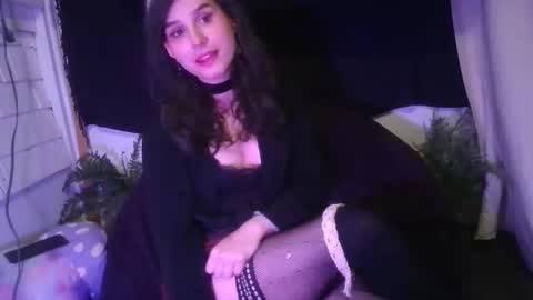 Ellie online show from December 3, 1:25 am