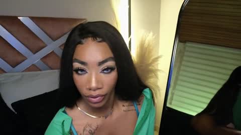 anyelii  online show from January 25, 12:27 am