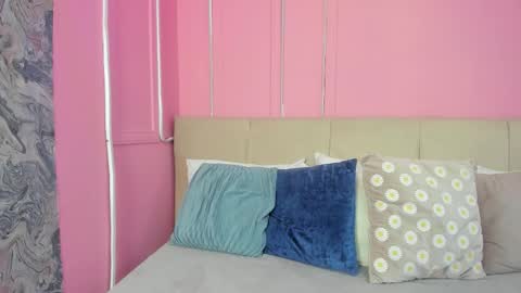 Snapshot of emelyy_carter chatting on October 22, 11:56 am Emy online show from October 22, 11:56 am