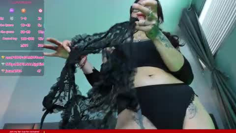 Esmeralda online show from March 5, 5:00 pm