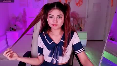 Snapshot of emi_joy chatting on November 1, 9:30 am Emily follow me online show from November 1, 9:30 am