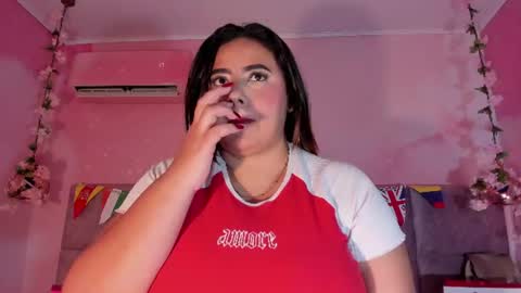 Emiily Grace online show from July 2, 11:37 am