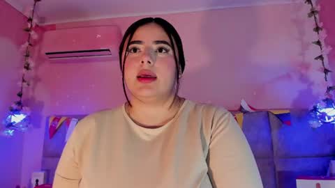 Emiily Grace online show from July 5, 11:39 am
